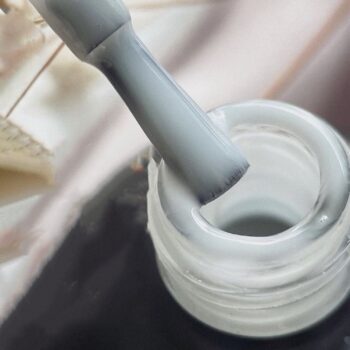 Završni sjaj MIlky za nokte i manikuru