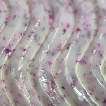 Milky Flower Builder Gel mliječni builder gel sa suhim cvijećem u teglici za prirodan i elegantan izgled noktiju